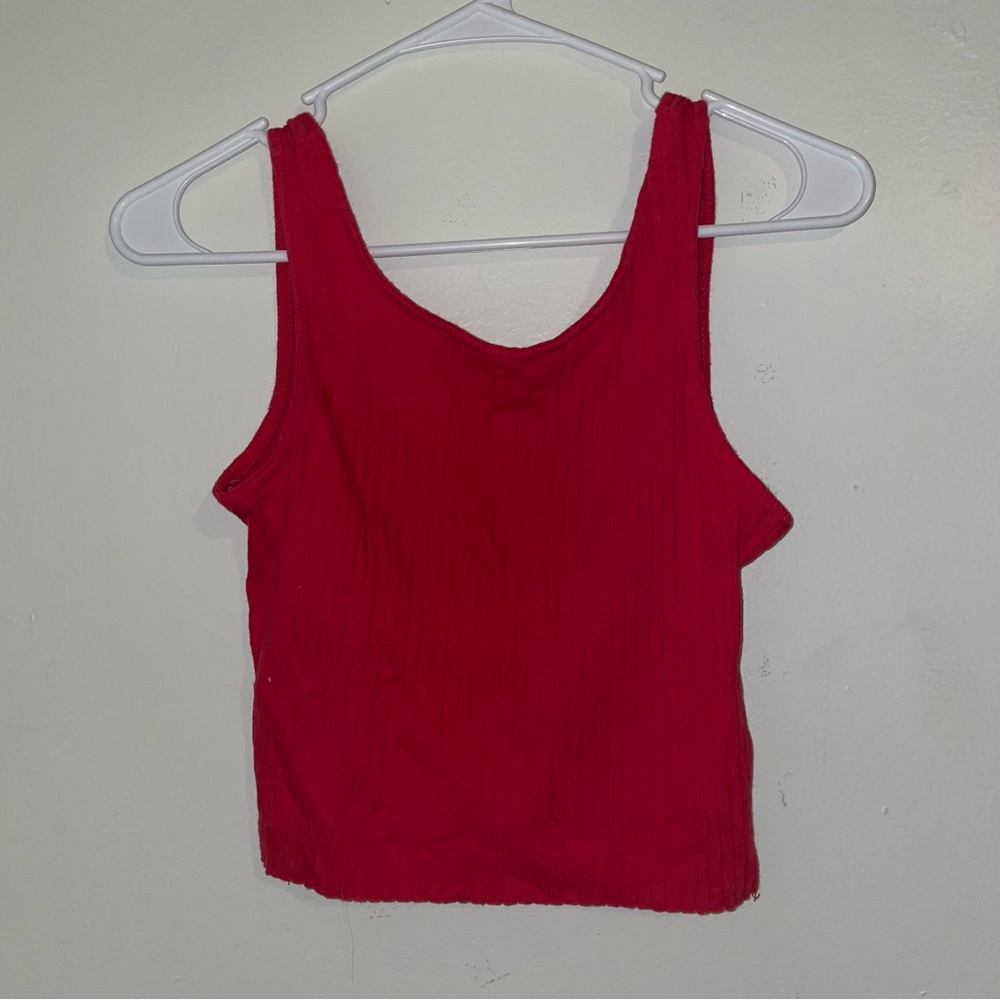 Red, cropped, scoop neck, tank top - size medium